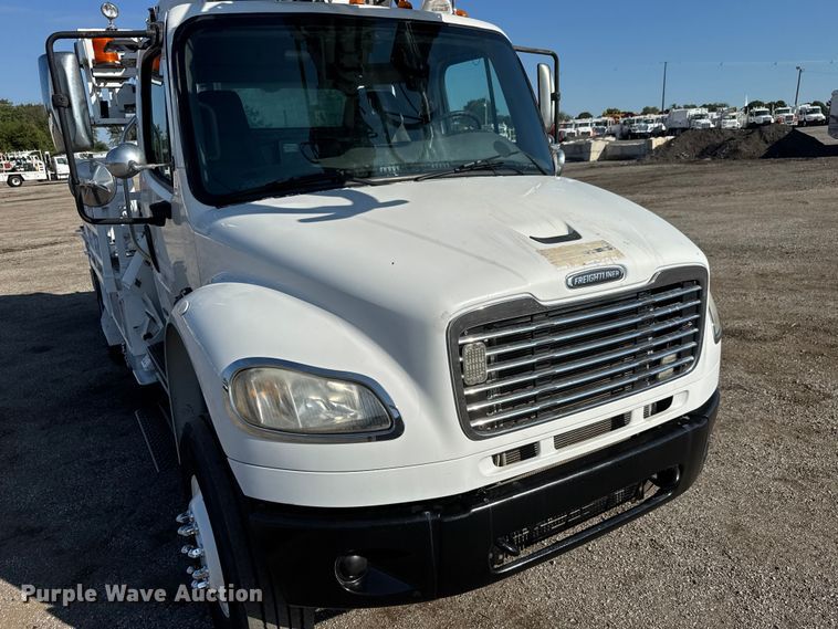 image for item NU9704 2011 Freightliner Business Class M2 digger derrick truck