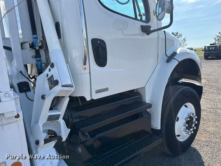 image for item NU9704 2011 Freightliner Business Class M2 digger derrick truck