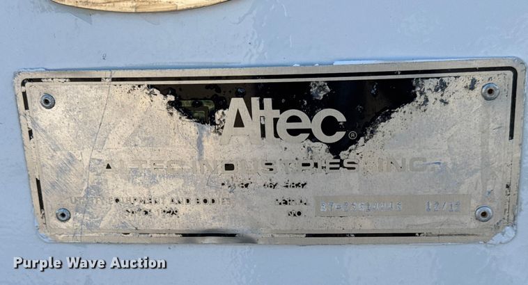 image for item NU9704 2011 Freightliner Business Class M2 digger derrick truck