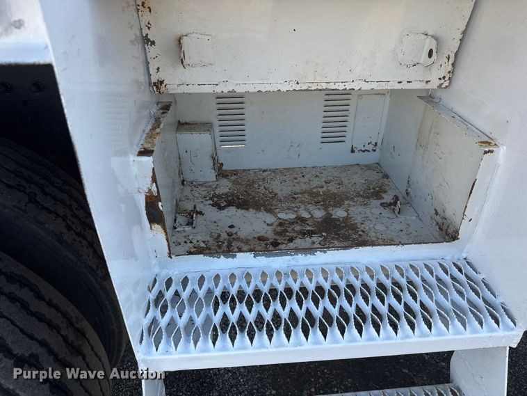 image for item NU9704 2011 Freightliner Business Class M2 digger derrick truck