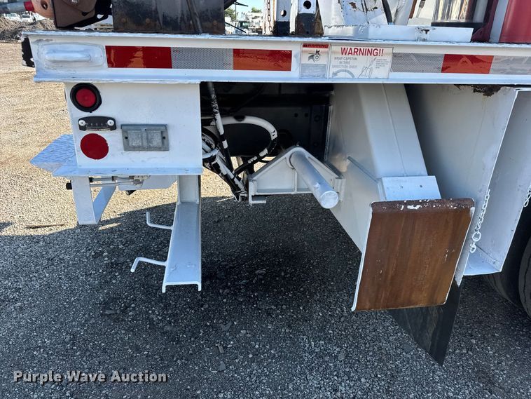 image for item NU9704 2011 Freightliner Business Class M2 digger derrick truck