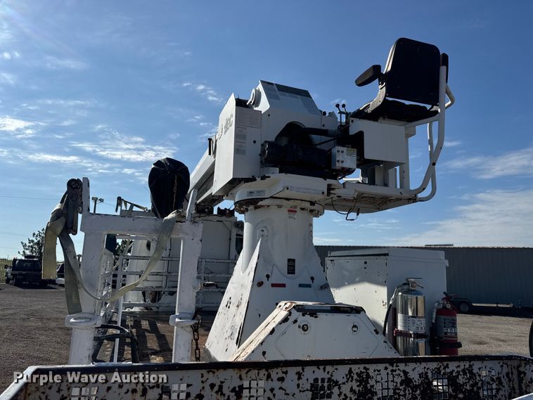 image for item NU9704 2011 Freightliner Business Class M2 digger derrick truck