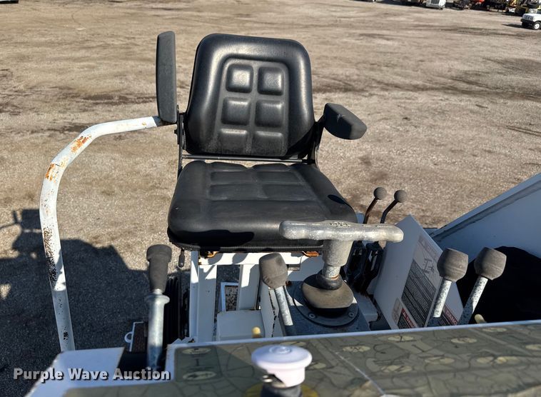 image for item NU9704 2011 Freightliner Business Class M2 digger derrick truck