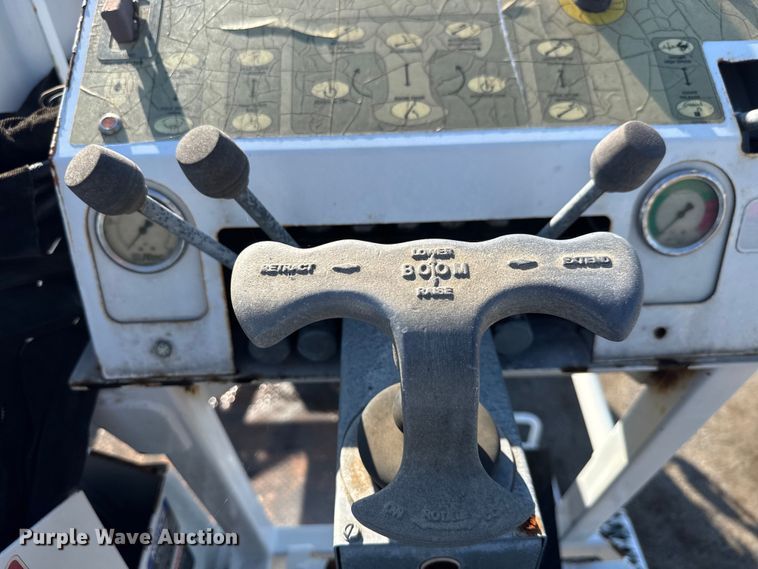 image for item NU9704 2011 Freightliner Business Class M2 digger derrick truck