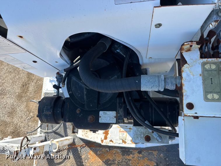 image for item NU9704 2011 Freightliner Business Class M2 digger derrick truck