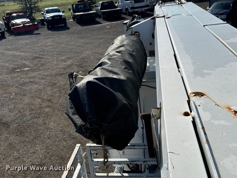 image for item NU9704 2011 Freightliner Business Class M2 digger derrick truck