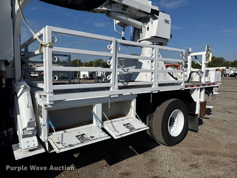 image for item NU9704 2011 Freightliner Business Class M2 digger derrick truck