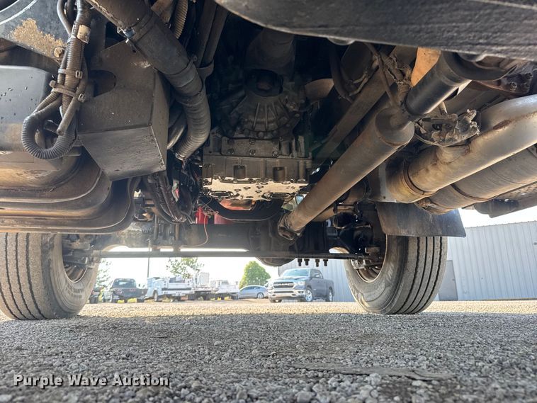 image for item NU9704 2011 Freightliner Business Class M2 digger derrick truck