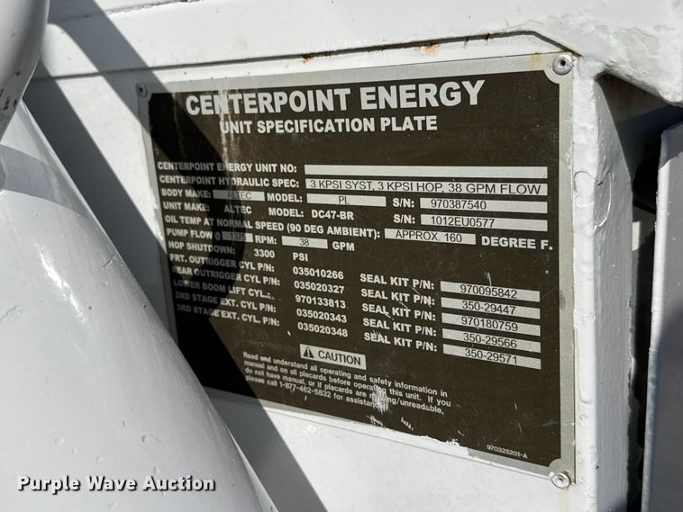 image for item NU9704 2011 Freightliner Business Class M2 digger derrick truck