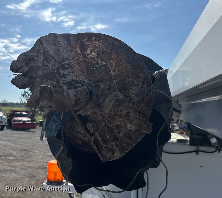 image for item NU9704 2011 Freightliner Business Class M2 digger derrick truck