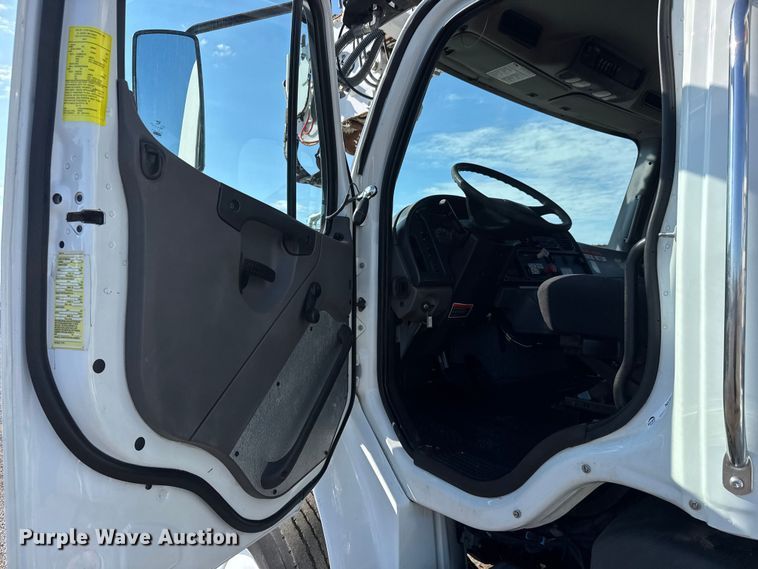 image for item NU9704 2011 Freightliner Business Class M2 digger derrick truck