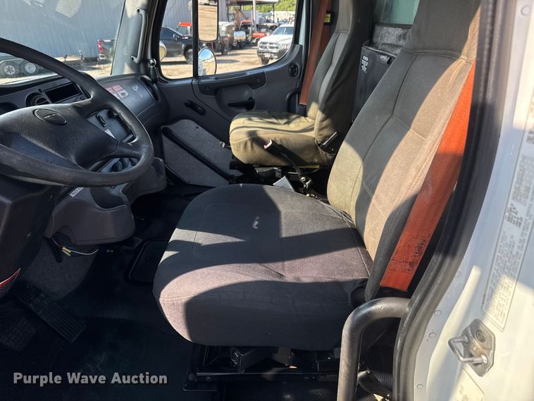 image for item NU9704 2011 Freightliner Business Class M2 digger derrick truck