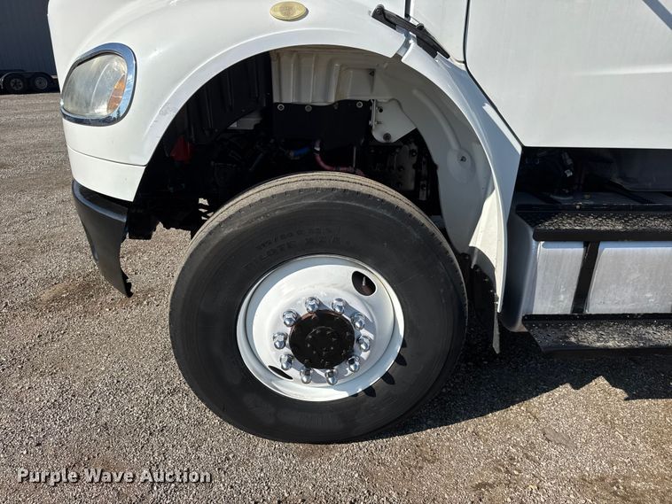 image for item NU9704 2011 Freightliner Business Class M2 digger derrick truck