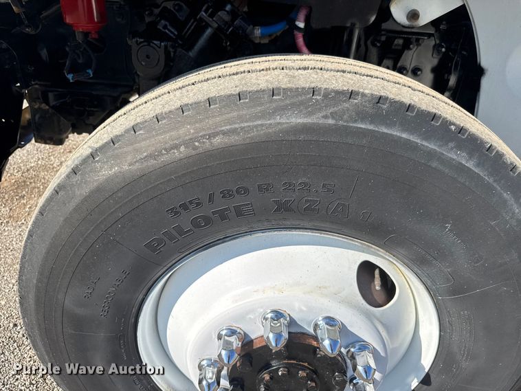 image for item NU9704 2011 Freightliner Business Class M2 digger derrick truck