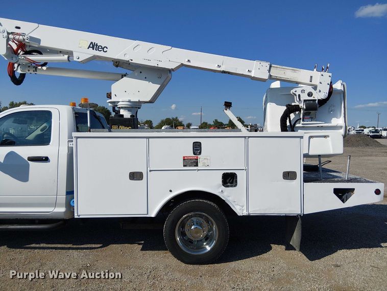 image for item NU9734 2012 Dodge Ram 5500 bucket truck