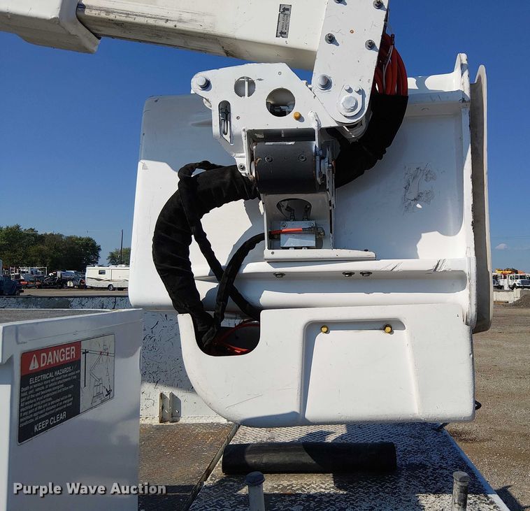 image for item NU9734 2012 Dodge Ram 5500 bucket truck