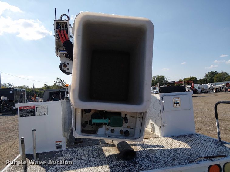 image for item NU9734 2012 Dodge Ram 5500 bucket truck