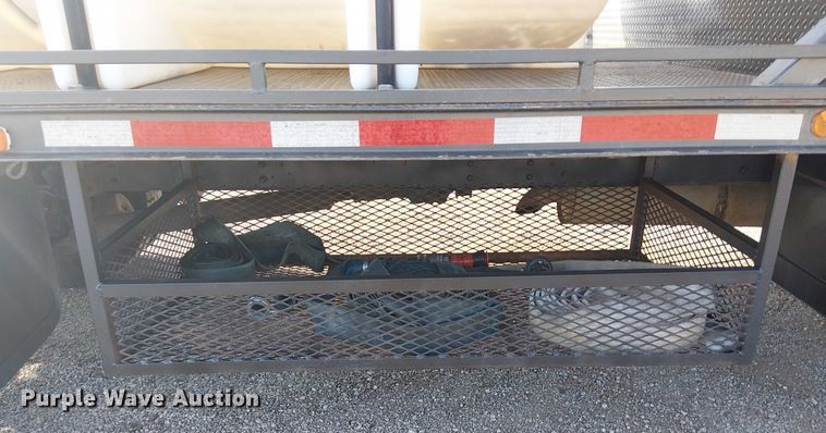 image for item NU9739 1993 Chevrolet Kodiak C7 flatbed truck