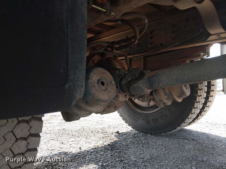 image for item NU9739 1993 Chevrolet Kodiak C7 flatbed truck