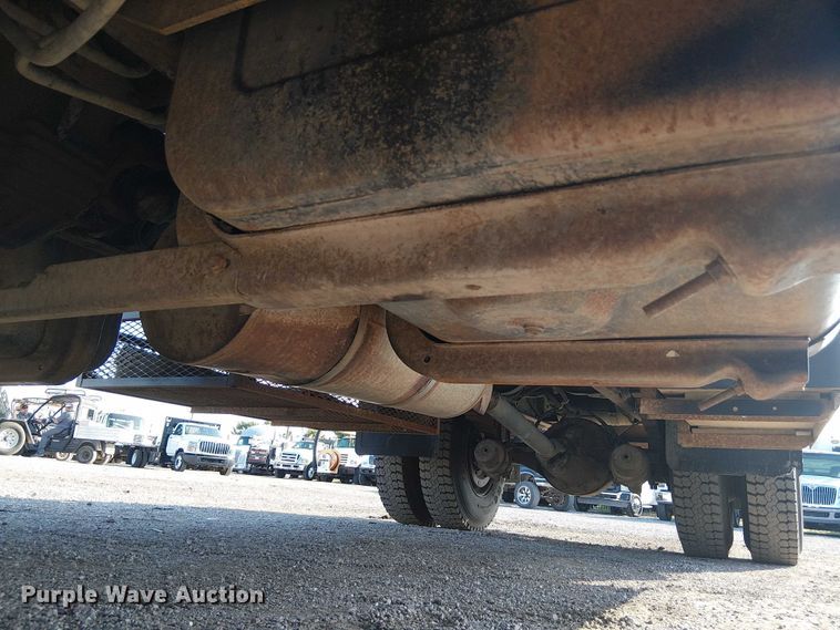 image for item NU9739 1993 Chevrolet Kodiak C7 flatbed truck