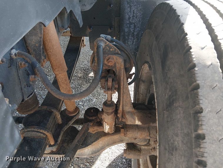 image for item NU9739 1993 Chevrolet Kodiak C7 flatbed truck