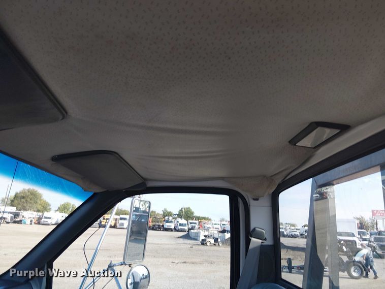 image for item NU9739 1993 Chevrolet Kodiak C7 flatbed truck