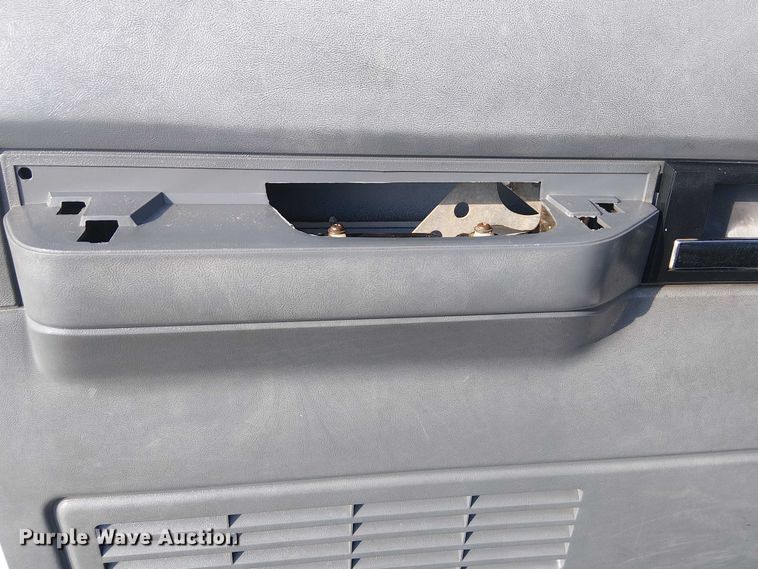 image for item NU9739 1993 Chevrolet Kodiak C7 flatbed truck