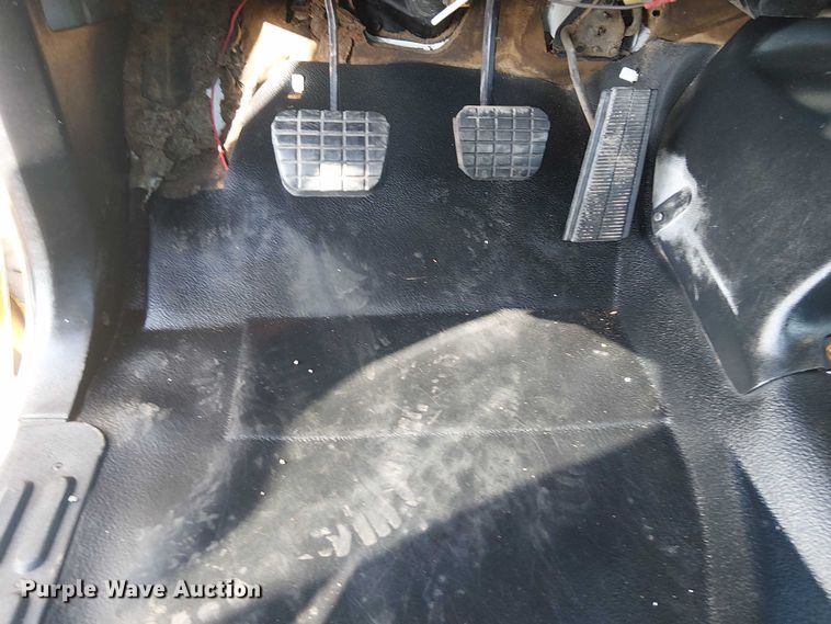 image for item NU9739 1993 Chevrolet Kodiak C7 flatbed truck