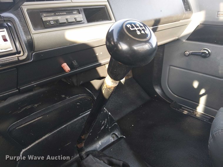 image for item NU9739 1993 Chevrolet Kodiak C7 flatbed truck