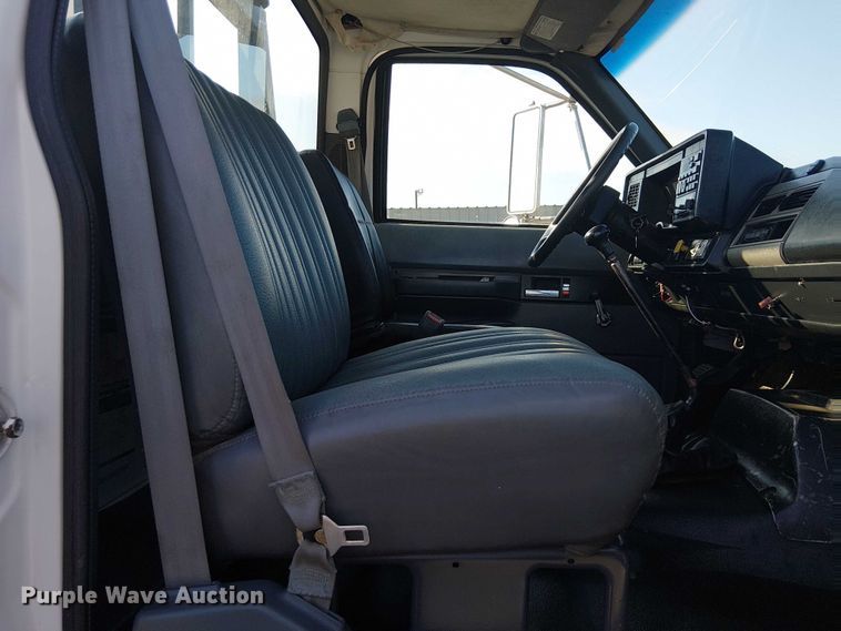 image for item NU9739 1993 Chevrolet Kodiak C7 flatbed truck