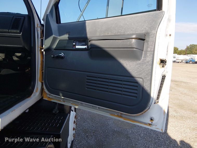 image for item NU9739 1993 Chevrolet Kodiak C7 flatbed truck