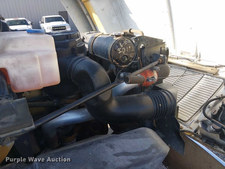 image for item NU9739 1993 Chevrolet Kodiak C7 flatbed truck