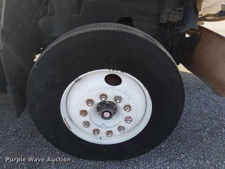 image for item NU9739 1993 Chevrolet Kodiak C7 flatbed truck