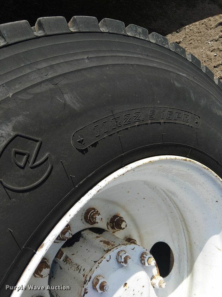 image for item NU9739 1993 Chevrolet Kodiak C7 flatbed truck