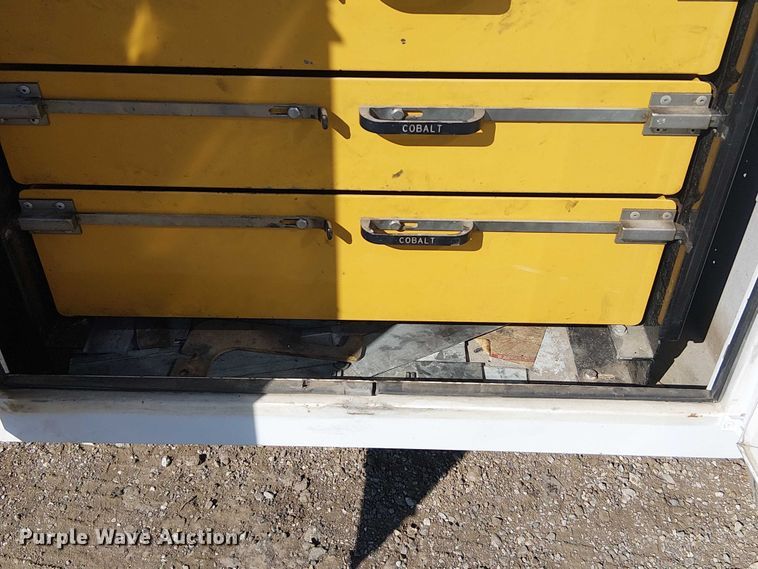 image for item NU9752 2006 Chevrolet Silverado 3500 Ext. Cab utility bed pickup truck