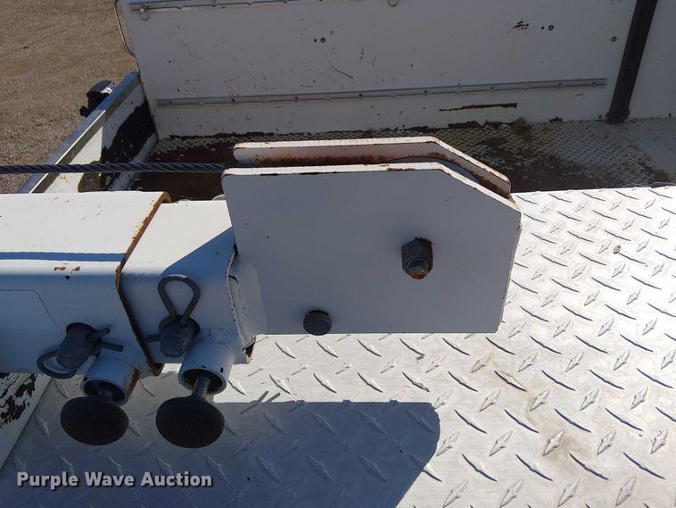 image for item NU9752 2006 Chevrolet Silverado 3500 Ext. Cab utility bed pickup truck