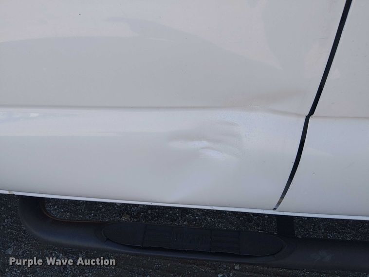 image for item NU9752 2006 Chevrolet Silverado 3500 Ext. Cab utility bed pickup truck