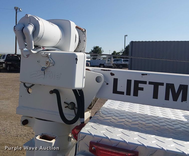 image for item NU9752 2006 Chevrolet Silverado 3500 Ext. Cab utility bed pickup truck