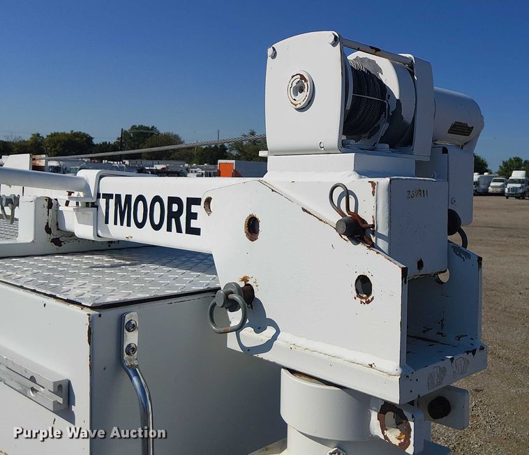 image for item NU9752 2006 Chevrolet Silverado 3500 Ext. Cab utility bed pickup truck