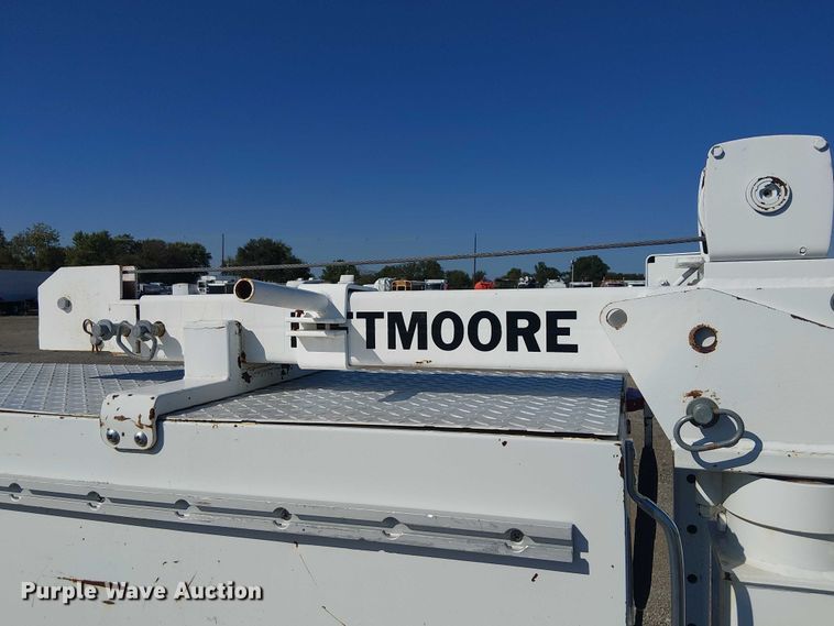 image for item NU9752 2006 Chevrolet Silverado 3500 Ext. Cab utility bed pickup truck