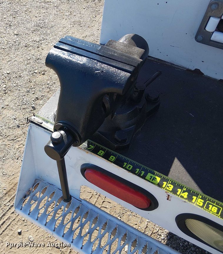 image for item NU9752 2006 Chevrolet Silverado 3500 Ext. Cab utility bed pickup truck