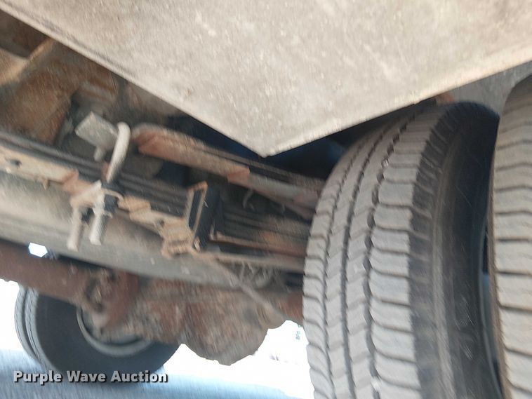 image for item NU9752 2006 Chevrolet Silverado 3500 Ext. Cab utility bed pickup truck