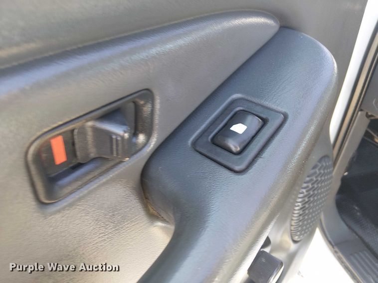 image for item NU9752 2006 Chevrolet Silverado 3500 Ext. Cab utility bed pickup truck