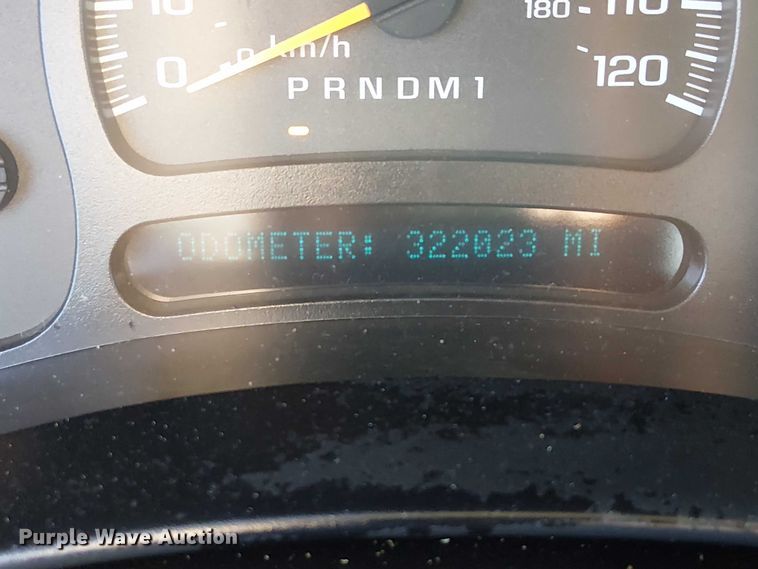 image for item NU9752 2006 Chevrolet Silverado 3500 Ext. Cab utility bed pickup truck