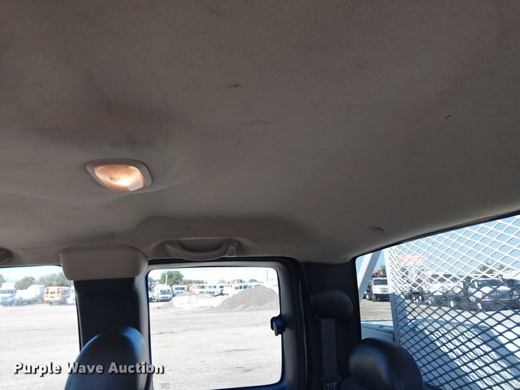 image for item NU9752 2006 Chevrolet Silverado 3500 Ext. Cab utility bed pickup truck