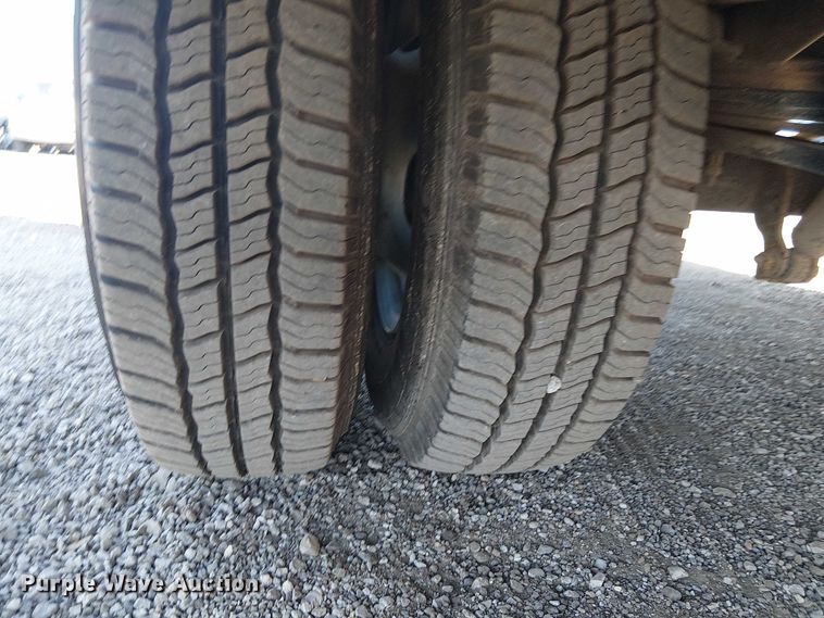 image for item NU9752 2006 Chevrolet Silverado 3500 Ext. Cab utility bed pickup truck