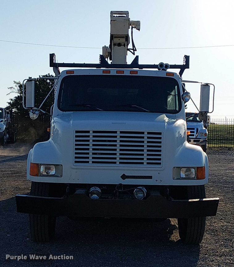 image for item NU9755 1993 International 4900 crane truck