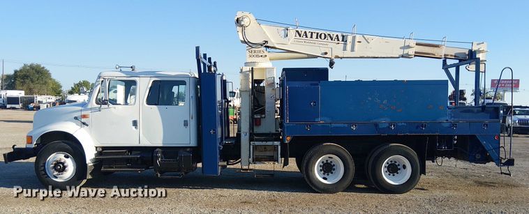 image for item NU9755 1993 International 4900 crane truck