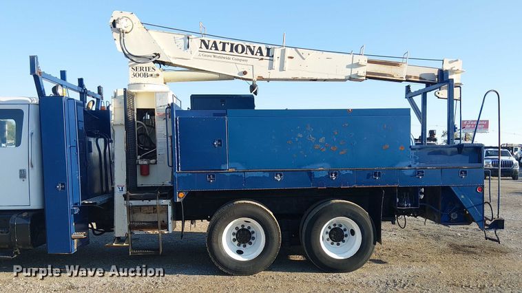 image for item NU9755 1993 International 4900 crane truck