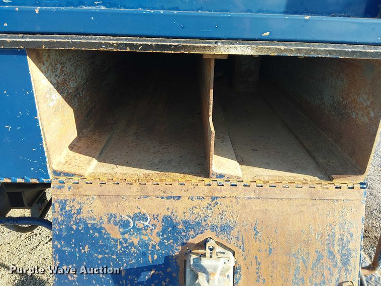 image for item NU9755 1993 International 4900 crane truck